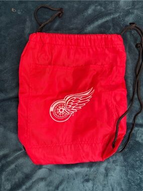 Red Wings Insulated Drawstring Sack